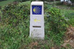 6.-Distance-marker-before-Lastres