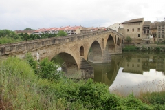 2. puente romanico de puente la reina (2)